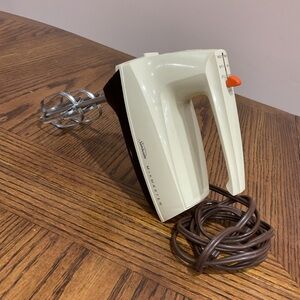 Vintage Sunbeam Hand Mixer in Cream and Brown Mixmaster